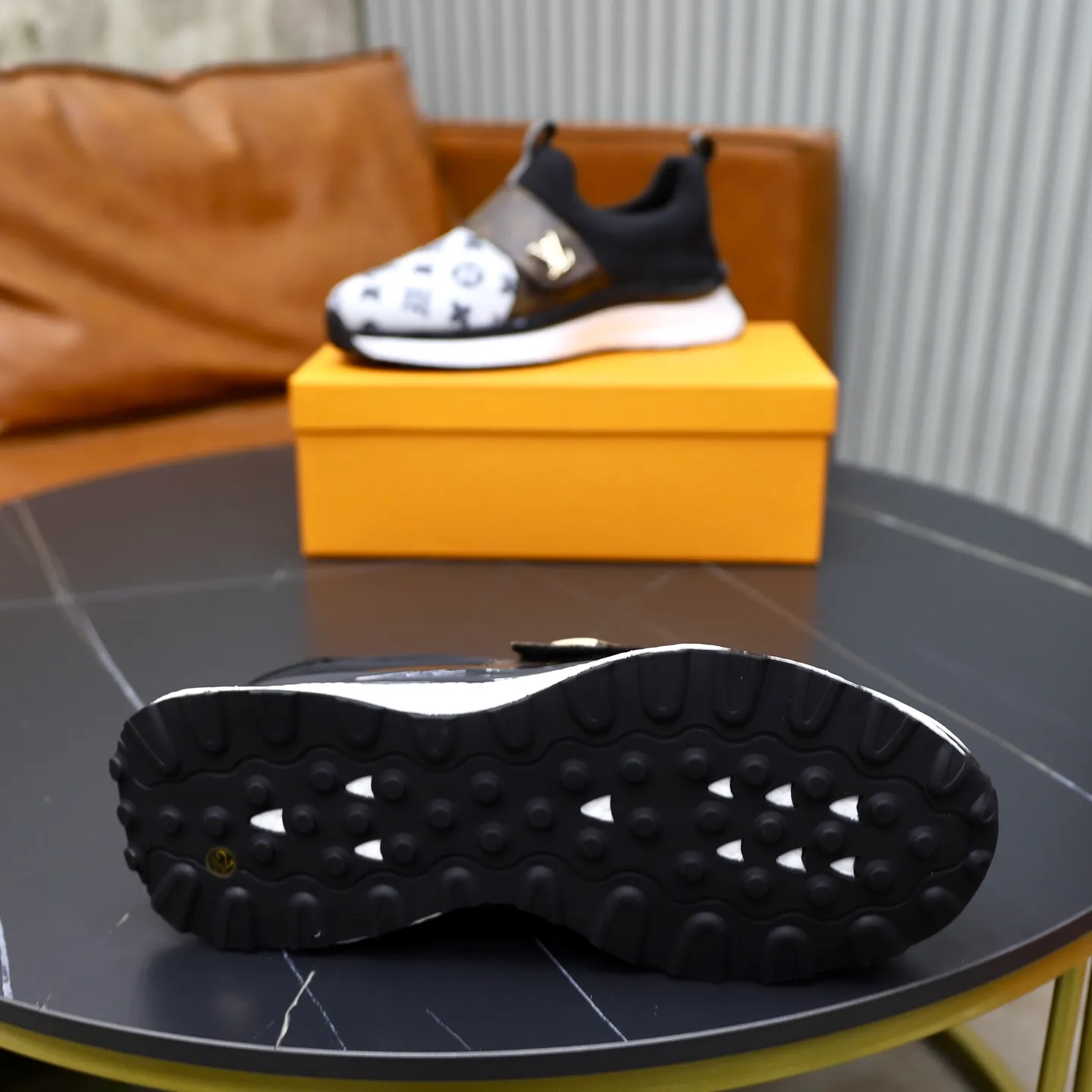 Ex-factory price: 442💰🙅‍♂️🙅‍♂️🙅‍♂️ Brand: GUCCI Standard code: 38-44 (45 customized) Grade: Same as the official website Material: Original leather splicing, comfortable and breathable lining, original wear-resistant outsole Style category: Men's fashionable casual shoes, running shoes, noble luxury brand elements, top luxury Color: actual picture color